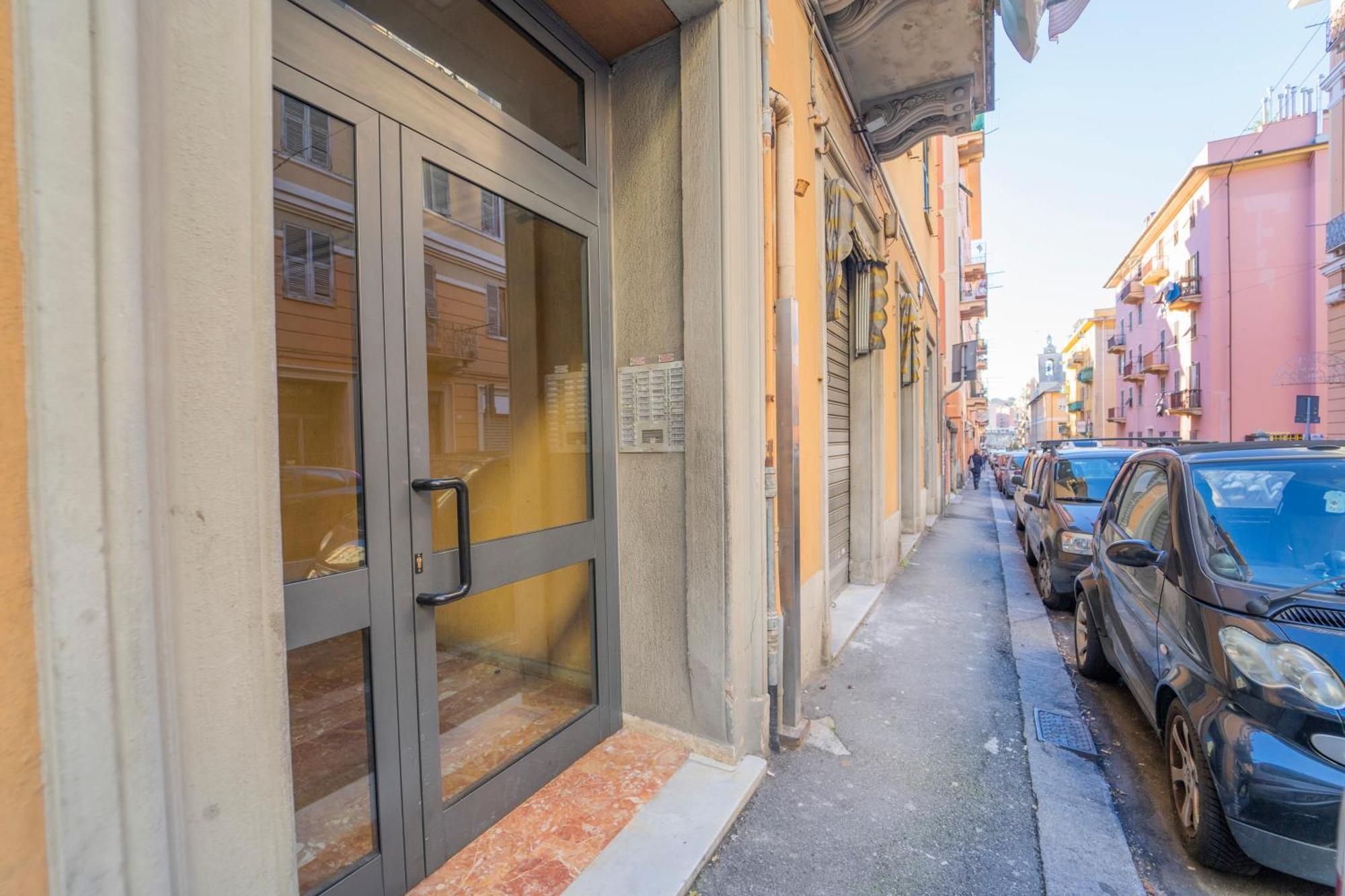 Appartamento Genova,400M Dal San Martino Екстер'єр фото
